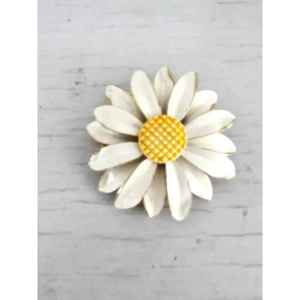 Vintage White Enamel Coro Daisy Brooch and Earrings
